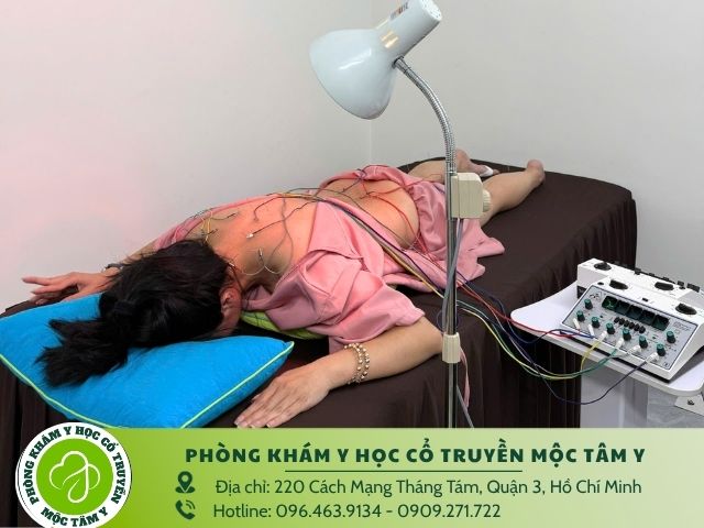 Châm cứu bấm huyệt